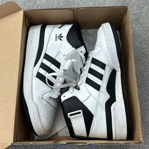 Adidas forum Mid J high tops
